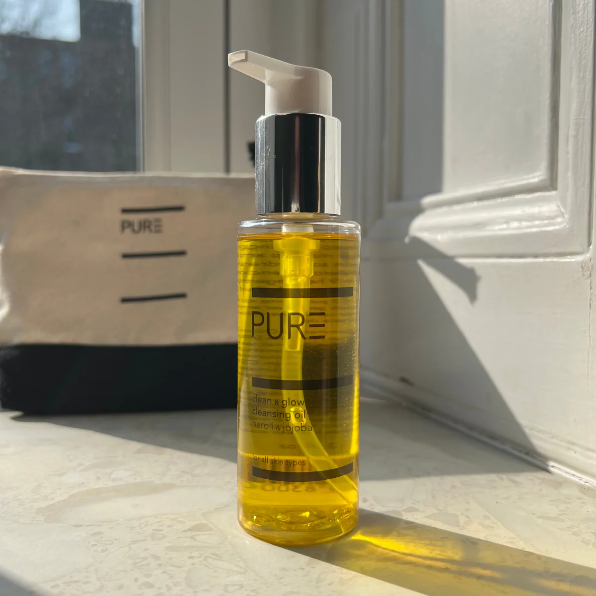 PURE Clean and Glow Cleansing Oil (100ml) - Image 4